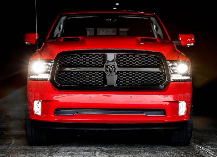 2017 Dodge Ram 1500 Night Package - фотография 8 из 14