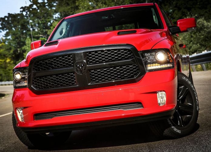 2017 Dodge Ram 1500 Night Package - фотография 10 из 14