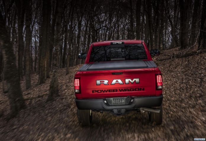 2017 Dodge Ram Power Wagon - фотография 13 из 59