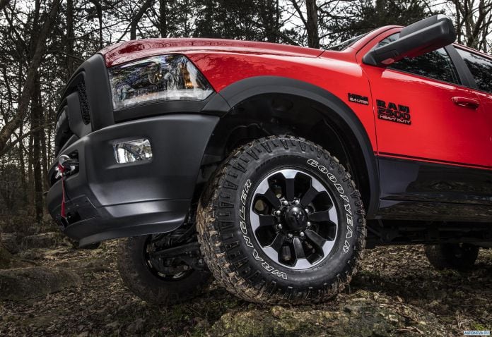 2017 Dodge Ram Power Wagon - фотография 21 из 59