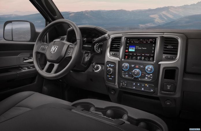 2017 Dodge Ram Power Wagon - фотография 36 из 59