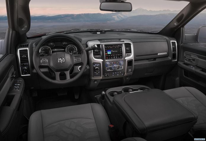 2017 Dodge Ram Power Wagon - фотография 38 из 59