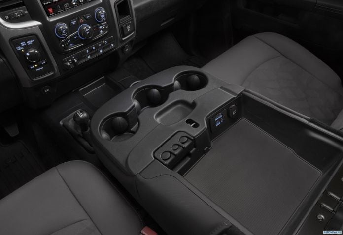 2017 Dodge Ram Power Wagon - фотография 40 из 59
