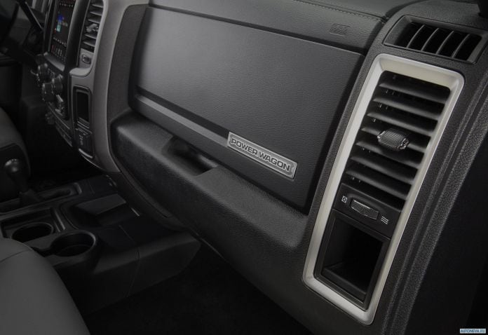 2017 Dodge Ram Power Wagon - фотография 42 из 59