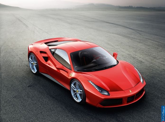 2015 Ferrari 488 GTB - фотография 2 из 9