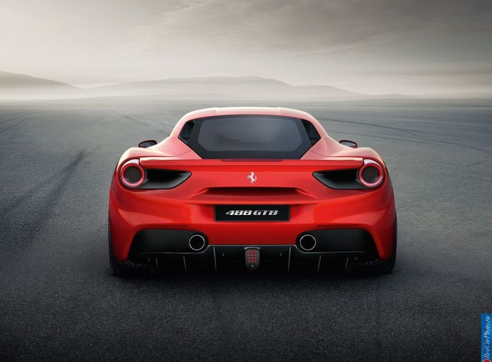 2015 Ferrari 488 GTB - фотография 6 из 9