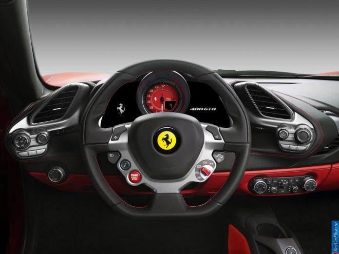 2015 Ferrari 488 GTB - фотография 9 из 9