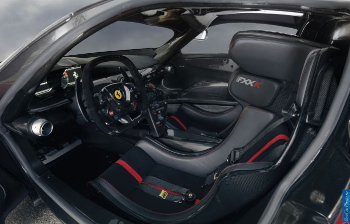 2015 Ferrari FXX K - фотография 6 из 6