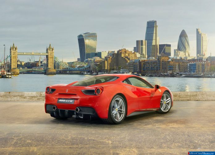 2016 Ferrari 488 GTB - фотография 7 из 43