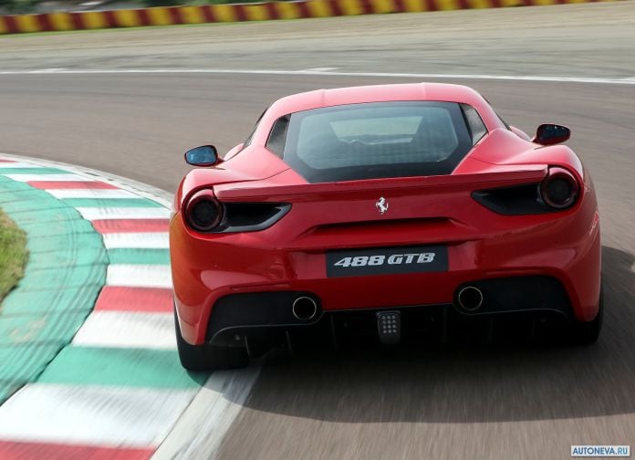 2016 Ferrari 488 GTB - фотография 30 из 43