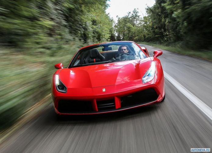 2016 Ferrari 488 Spider - фотография 32 из 39