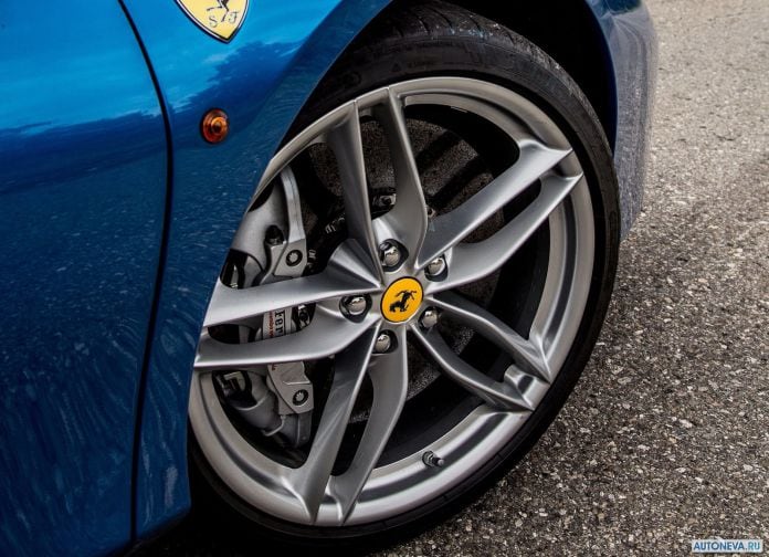 2016 Ferrari 488 Spider - фотография 38 из 39 2016 Ferrari 488 Spider - фотография 38 из 39