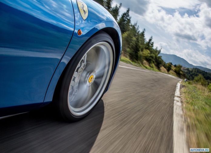 2016 Ferrari 488 Spider - фотография 39 из 39 2016 Ferrari 488 Spider - фотография 39 из 39