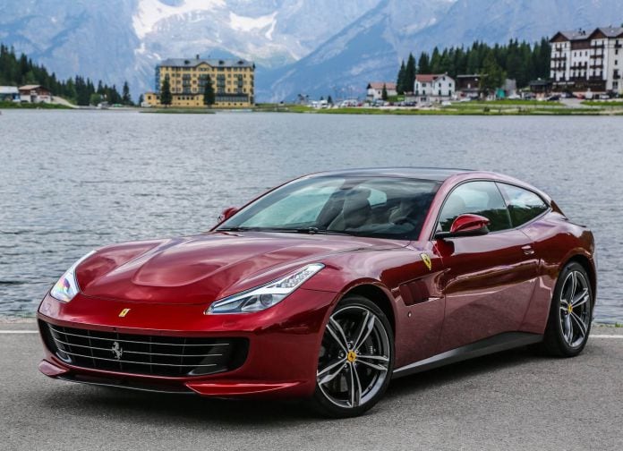 2016 Ferrari GTC4lusso - фотография 1 из 53
