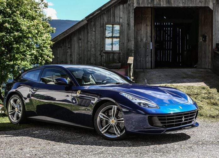 2016 Ferrari GTC4lusso - фотография 3 из 53