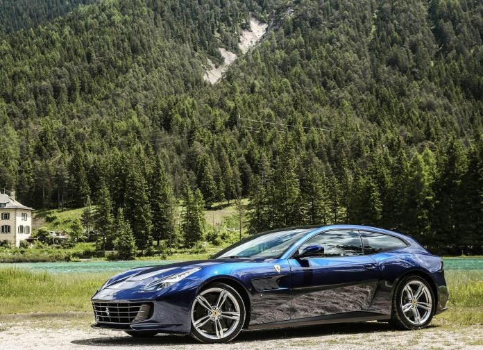 2016 Ferrari GTC4lusso - фотография 5 из 53