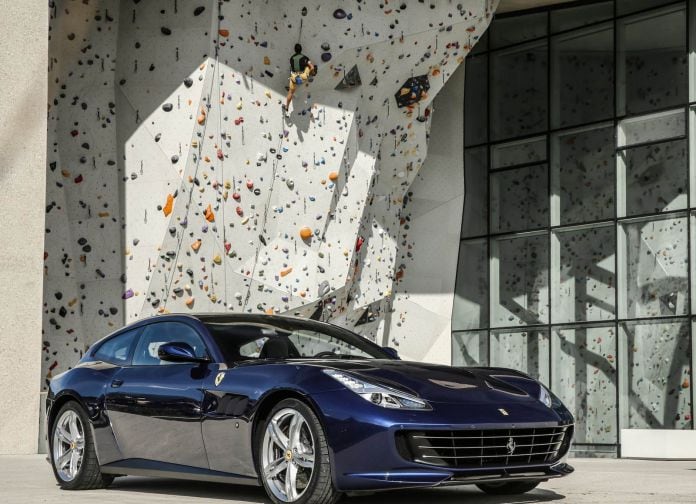 2016 Ferrari GTC4lusso - фотография 7 из 53