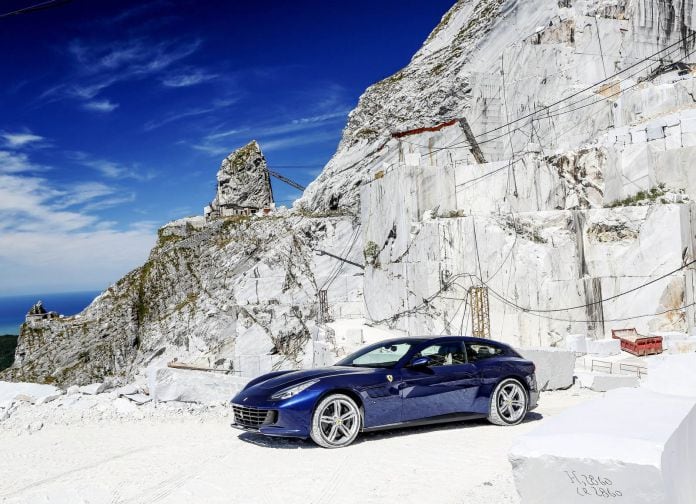 2016 Ferrari GTC4lusso - фотография 8 из 53