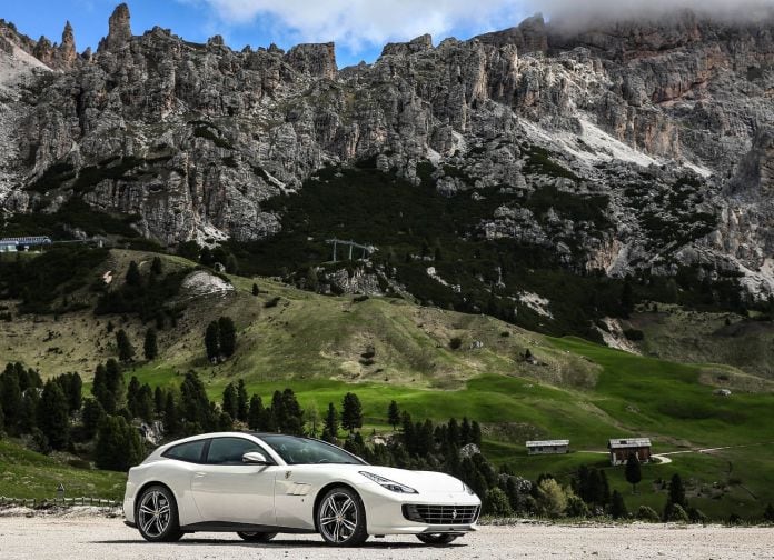 2016 Ferrari GTC4lusso - фотография 12 из 53