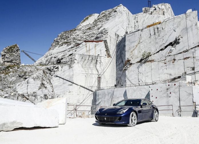 2016 Ferrari GTC4lusso - фотография 14 из 53