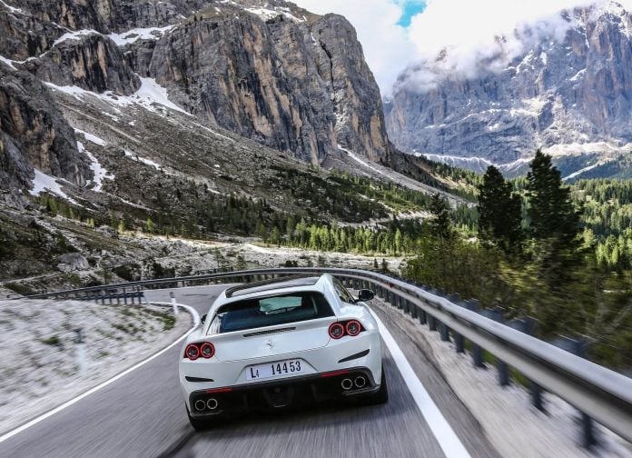 2016 Ferrari GTC4lusso - фотография 36 из 53