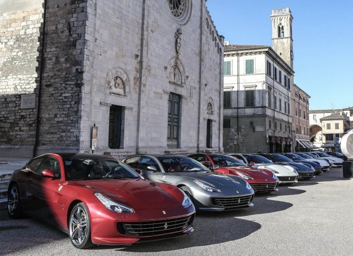 2016 Ferrari GTC4lusso - фотография 38 из 53