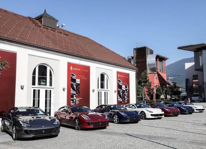 2016 Ferrari GTC4lusso - фотография 39 из 53