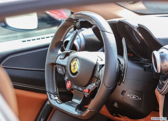 2017  Ferrari GTC4 lusso T - фотография 24 из 34
