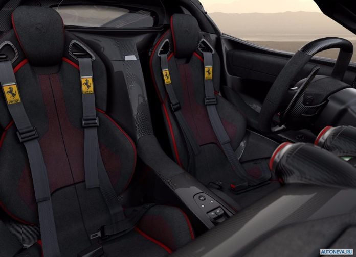 2017 Ferrari Laferrari Aperta - фотография 9 из 9
