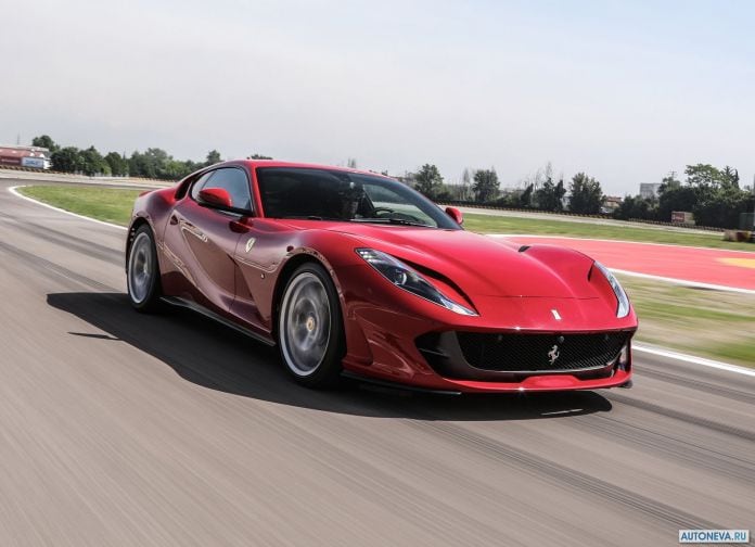 2018 Ferrari 812 SuperFast - фотография 17 из 54
