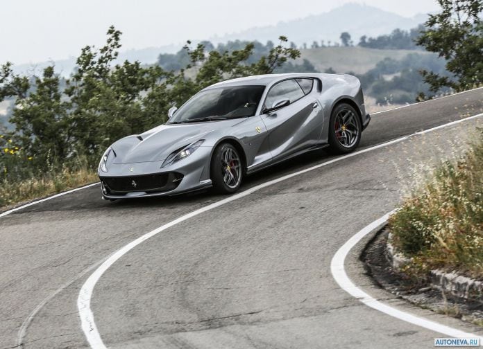 2018 Ferrari 812 SuperFast - фотография 19 из 54