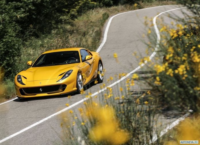 2018 Ferrari 812 SuperFast - фотография 22 из 54