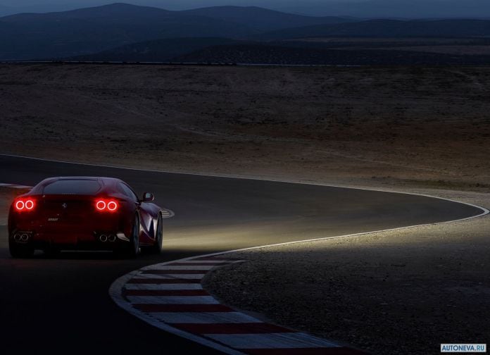 2018 Ferrari 812 SuperFast - фотография 38 из 54