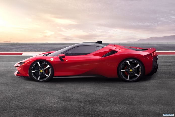 2020 Ferrari SF90 Stradale - фотография 2 из 7