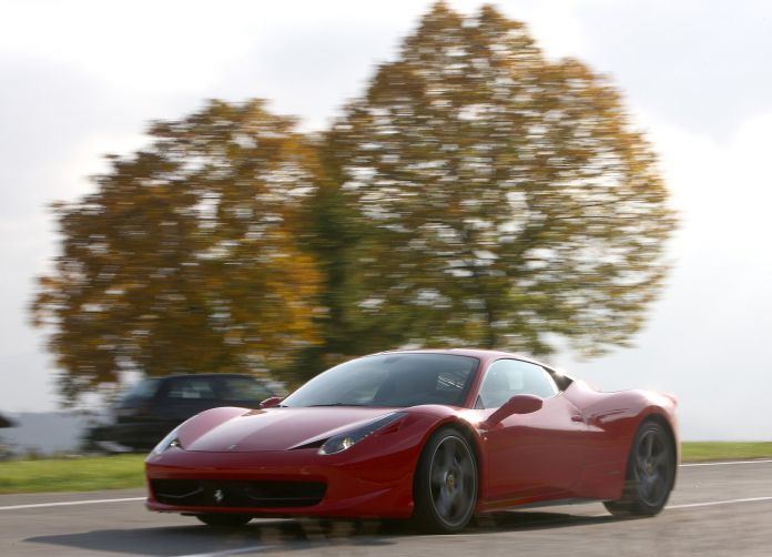 2011 Ferrari 458 Italia - фотография 6 из 31