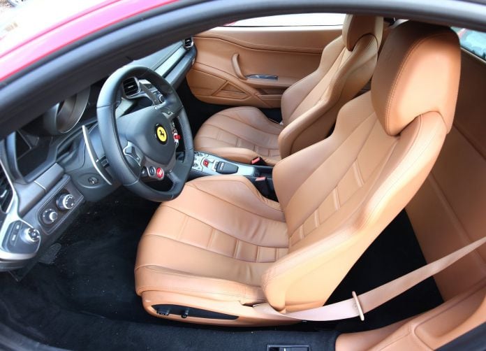 2011 Ferrari 458 Italia - фотография 19 из 31