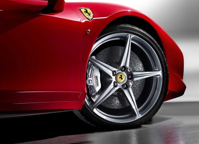 2011 Ferrari 458 Italia - фотография 25 из 31