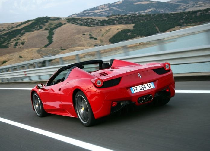 2013 Ferrari 458 Spider - фотография 18 из 44