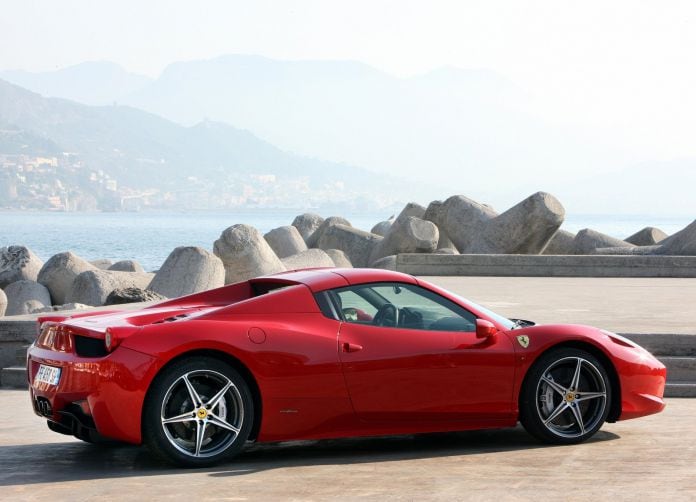 2013 Ferrari 458 Spider - фотография 22 из 44