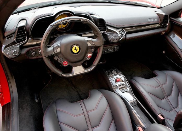 2013 Ferrari 458 Spider - фотография 30 из 44