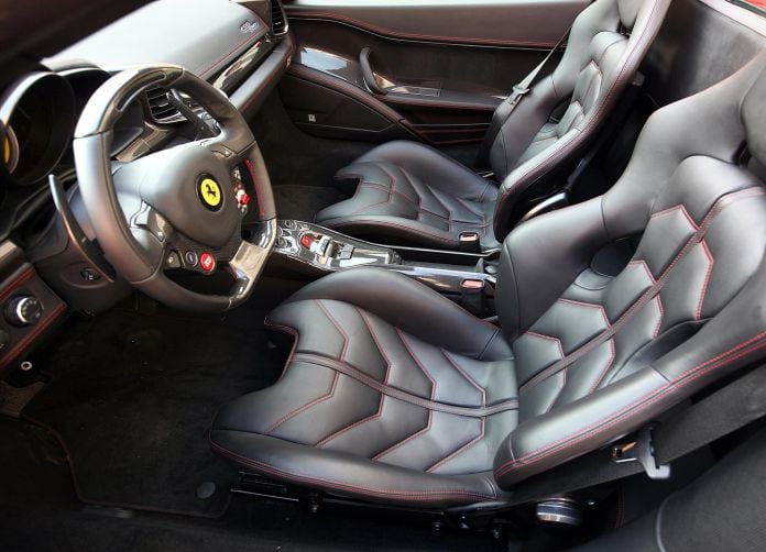 2013 Ferrari 458 Spider - фотография 31 из 44