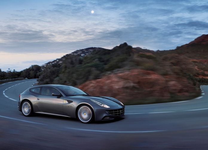 2012 Ferrari FF - фотография 5 из 32