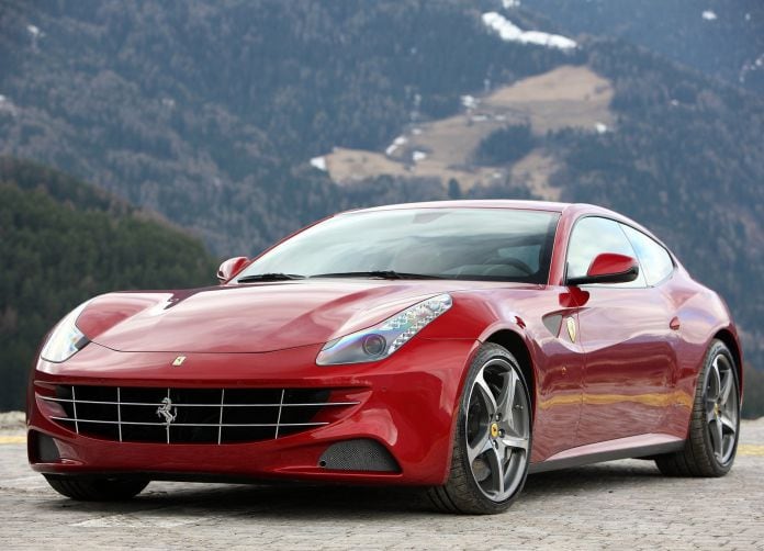 2012 Ferrari FF - фотография 7 из 32