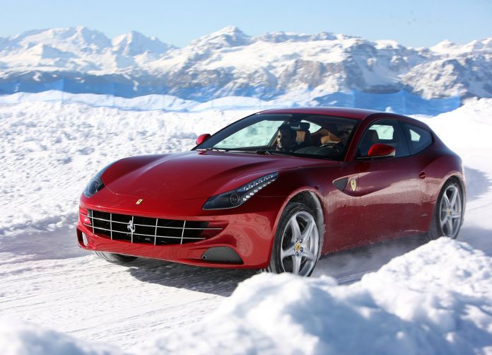 2012 Ferrari FF - фотография 8 из 32