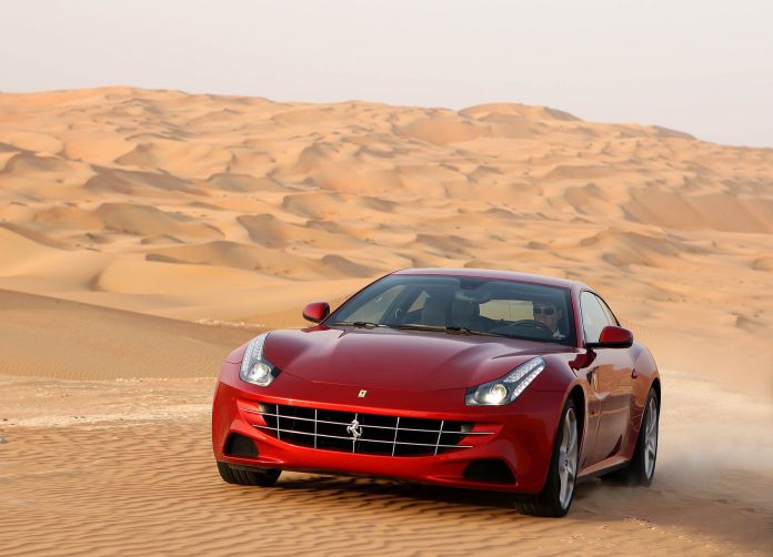 2012 Ferrari FF - фотография 12 из 32