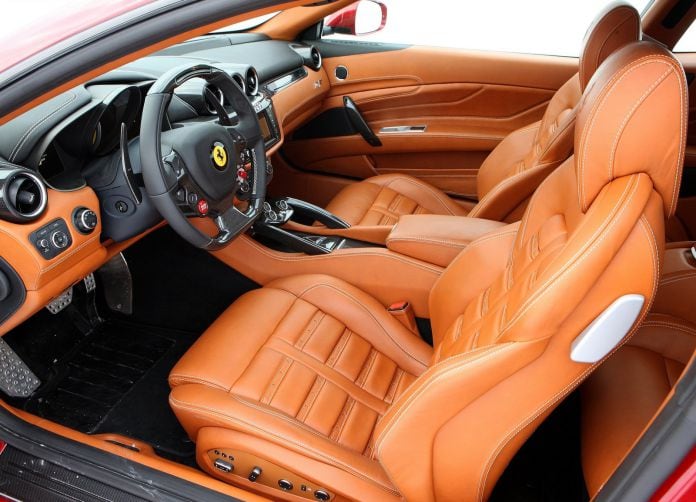 2012 Ferrari FF - фотография 18 из 32