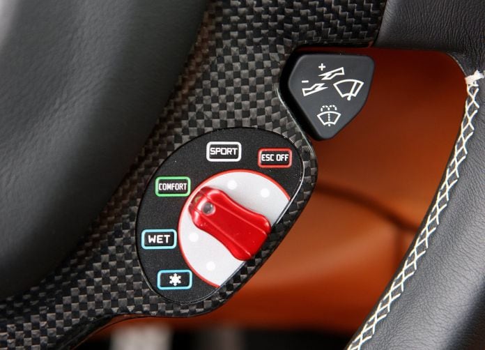 2012 Ferrari FF - фотография 23 из 32