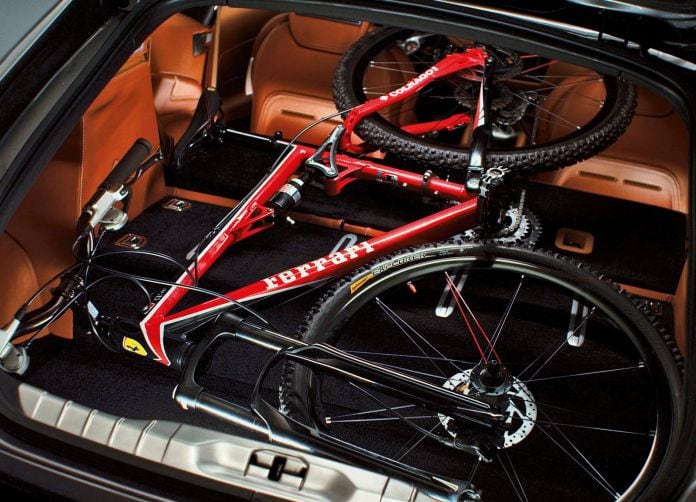 2012 Ferrari FF - фотография 30 из 32