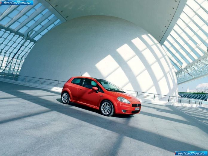 2005 Fiat Grande Punto - фотография 2 из 52 2005 Fiat Grande Punto - фотография 2 из 52
