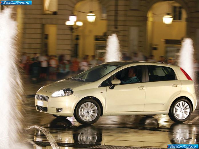 2005 Fiat Grande Punto - фотография 10 из 52